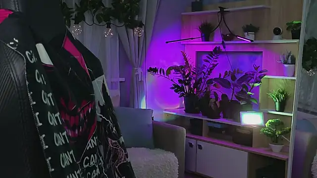 KiraLiLime online show from March 19, 2025, 9:27 pm