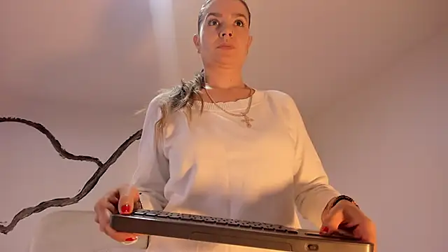 Snapshot of BridgetRodriguez chatting on January 31, 2025, 12:07 pm BridgetRodriguez online show from January 31, 2025, 12:07 pm