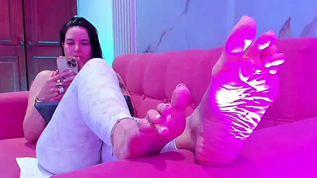 Snapshot of BridgetRodriguez chatting on September 13, 2025, 12:27 pm BridgetRodriguez online show from September 13, 2025, 12:27 pm