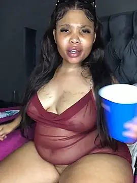 Snapshot of Anaelle24 chatting on January 28, 2025, 11:17 pm Anaelle24 online show from January 28, 2025, 11:17 pm