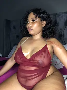 Snapshot of Anaelle24 chatting on February 12, 2025, 4:44 pm Anaelle24 online show from February 12, 2025, 4:44 pm