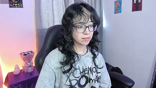 Snapshot of indra_cam chatting on May 29, 2026, 10:19 pm indra cam online show from May 29, 2026, 10:19 pm