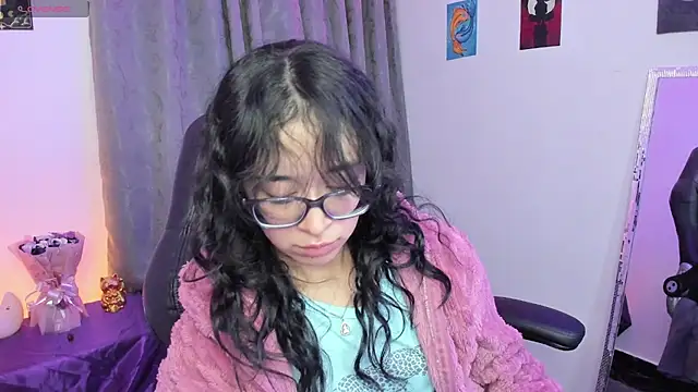 Snapshot of indra_cam chatting on June 3, 2026, 4:15 am indra cam online show from June 3, 2026, 4:15 am