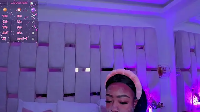 mia schwarz online show from May 13, 2026, 9:44 pm