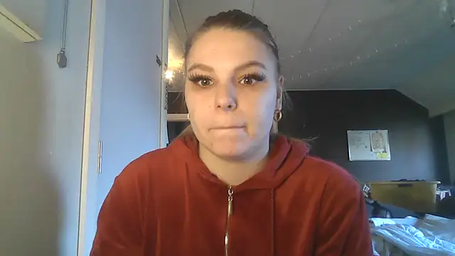 PetiteB Official online show from February 4, 2025, 12:44 pm