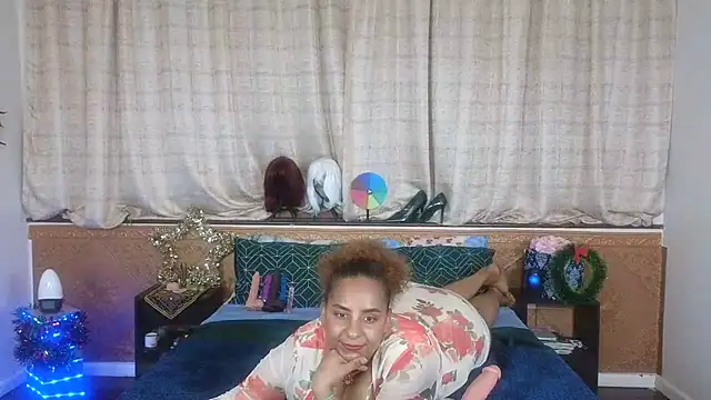 Snapshot of CleopatraYourRoyalAffair chatting on December 9, 2024, 7:07 pm CleopatraYourRoyalAffair online show from December 9, 2024, 7:07 pm