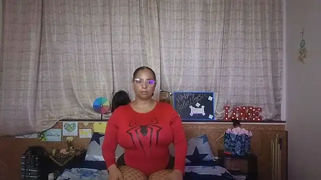 Snapshot of CleopatraYourRoyalAffair chatting on February 7, 2025, 8:20 pm CleopatraYourRoyalAffair online show from February 7, 2025, 8:20 pm