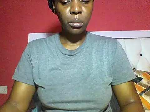 Snapshot of Sweet-piie chatting on October 12, 2025, 6:12 am Sweet-piie online show from October 12, 2025, 6:12 am