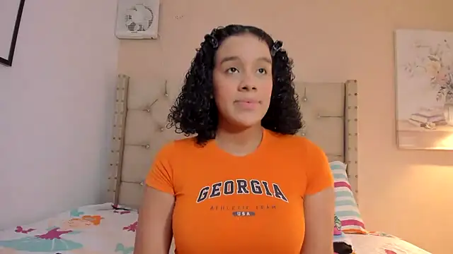 vanesasexyhot21 online show from October 13, 2025, 2:33 am