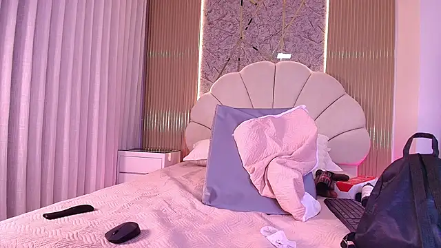 Snapshot of aisha_sh chatting on November 11, 2025, 12:05 pm aisha sh online show from November 11, 2025, 12:05 pm