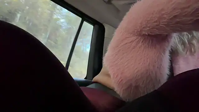 EmyLana online show from October 24, 2025, 6:54 am