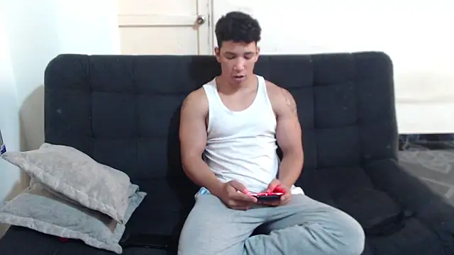 Snapshot of ethan_noir chatting on September 12, 2025, 4:40 pm ethan noir online show from September 12, 2025, 4:40 pm