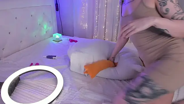 Snapshot of Natural_pussy chatting on March 7, 2025, 8:22 pm Natural pussy online show from March 7, 2025, 8:22 pm