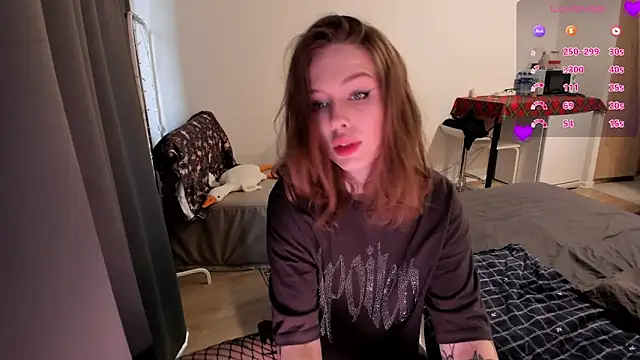 Natural pussy online show from April 14, 2026, 7:47 am