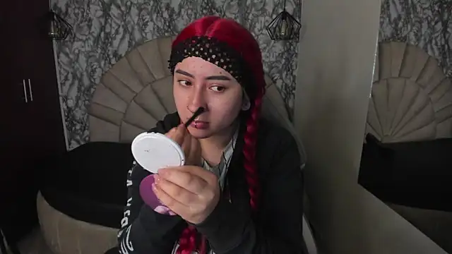 larissa01  online show from March 12, 2025, 2:41 am