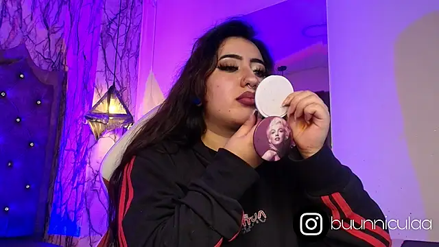 larissa01  online show from September 11, 2025, 2:33 am