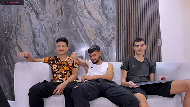 Snapshot of hot_day chatting on December 15, 2024, 8:36 pm hot day online show from December 15, 2024, 8:36 pm