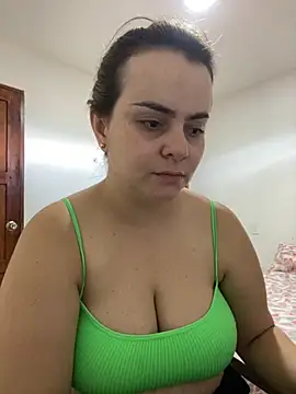 Im Amelia online show from September 10, 2025, 4:07 pm