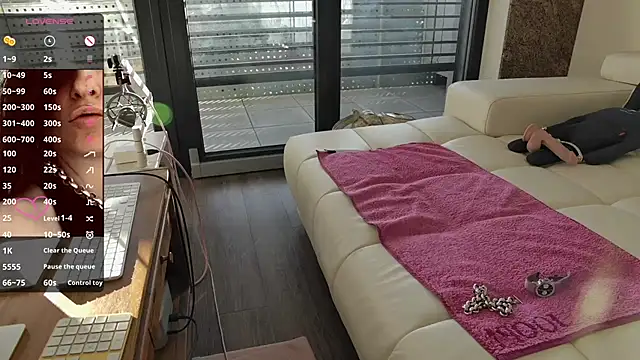 sexyLolia11 online show from June 5, 2026, 5:40 pm