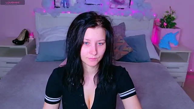 SarahStanley online show from March 5, 2025, 9:05 am