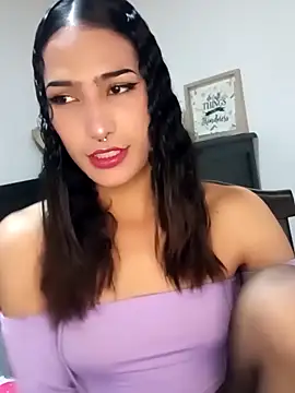 Snapshot of Lanna_hott_ chatting on March 22, 2025, 8:15 pm Lanna hott online show from March 22, 2025, 8:15 pm