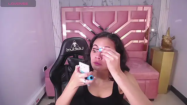 Snapshot of Tyna_ch chatting on December 10, 2024, 4:27 pm Tyna ch online show from December 10, 2024, 4:27 pm