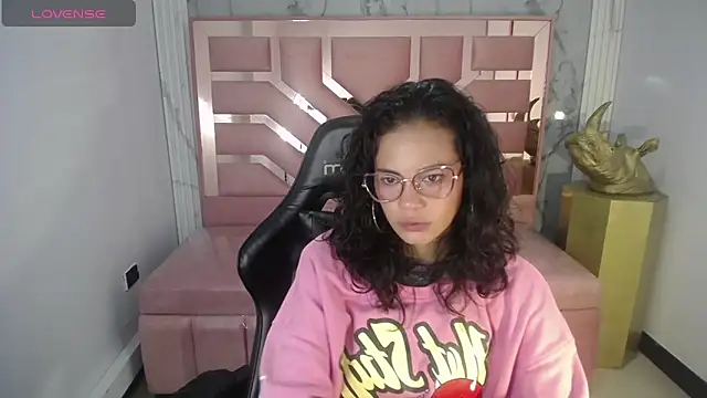 Snapshot of Tyna_ch chatting on January 15, 2025, 4:21 pm Tyna ch online show from January 15, 2025, 4:21 pm