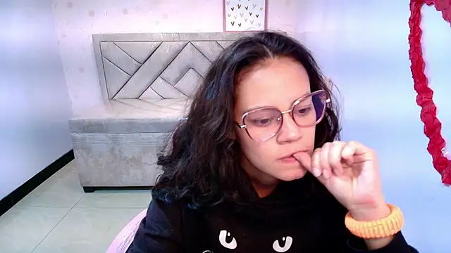 Snapshot of Tyna_ch chatting on February 26, 2025, 4:24 pm Tyna ch online show from February 26, 2025, 4:24 pm