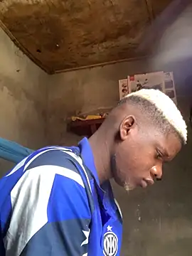 Snapshot of bad-boy-2002 chatting on October 6, 2025, 8:23 am bad-boy-2002 online show from October 6, 2025, 8:23 am