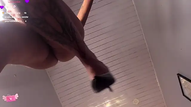 Snapshot of Valkiria_ponce chatting on February 7, 2025, 4:56 pm Valkiria ponce online show from February 7, 2025, 4:56 pm