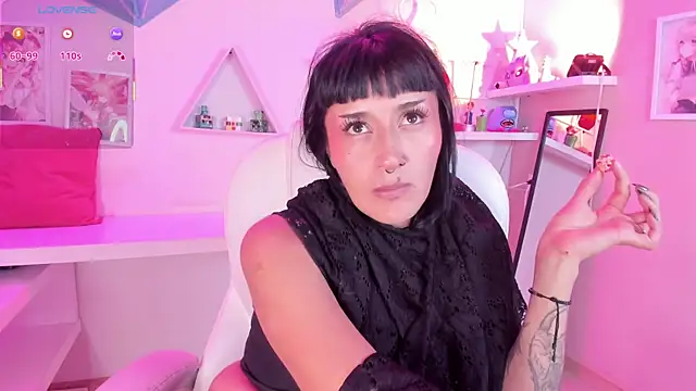 Valkiria ponce online show from May 2, 2026, 5:34 am