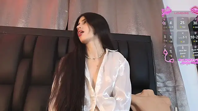 SaraRoy  online show from June 21, 2026, 3:31 am