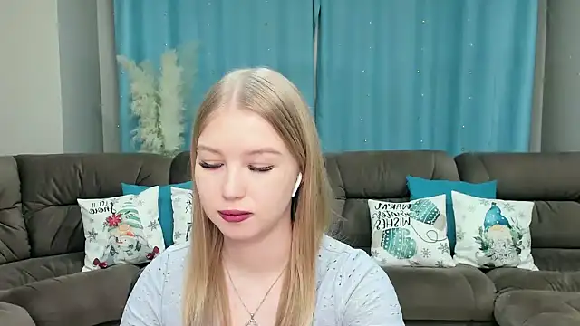 shy  lady online show from January 11, 2025, 2:58 pm