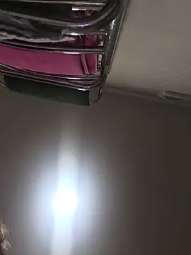 Snapshot of GloriNichols chatting on March 19, 2025, 6:55 pm GloriNichols online show from March 19, 2025, 6:55 pm