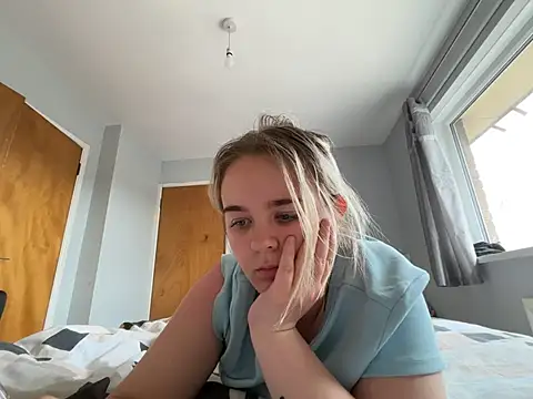 Snapshot of princess_blondex chatting on May 26, 2026, 10:00 am princess blondex online show from May 26, 2026, 10:00 am