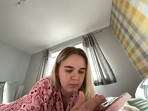 Snapshot of princess_blondex chatting on June 3, 2026, 2:44 pm princess blondex online show from June 3, 2026, 2:44 pm