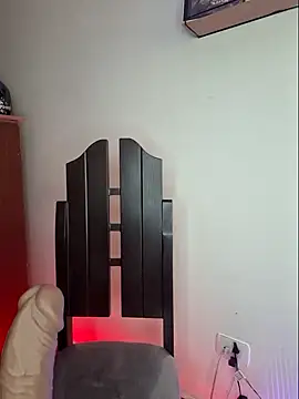 Aria Bennett21 online show from December 6, 2024, 3:00 pm