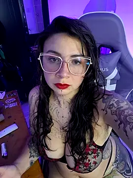 Snapshot of Aria_Bennett21 chatting on May 3, 2026, 5:24 am Aria Bennett21 online show from May 3, 2026, 5:24 am
