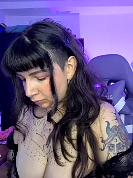 Snapshot of Aria_Bennett21 chatting on May 13, 2026, 3:37 am Aria Bennett21 online show from May 13, 2026, 3:37 am