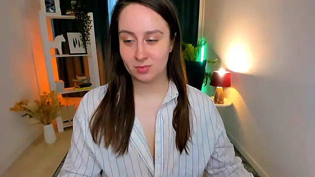 Snapshot of Lattea chatting on May 10, 2026, 12:54 pm Lattea online show from May 10, 2026, 12:54 pm
