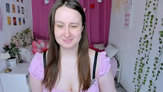 Snapshot of Lattea chatting on June 7, 2026, 4:33 pm Lattea online show from June 7, 2026, 4:33 pm