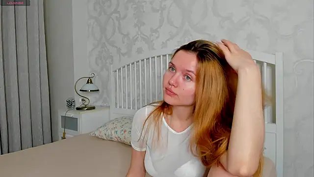 Eva  Lewis online show from June 5, 2026, 6:52 am