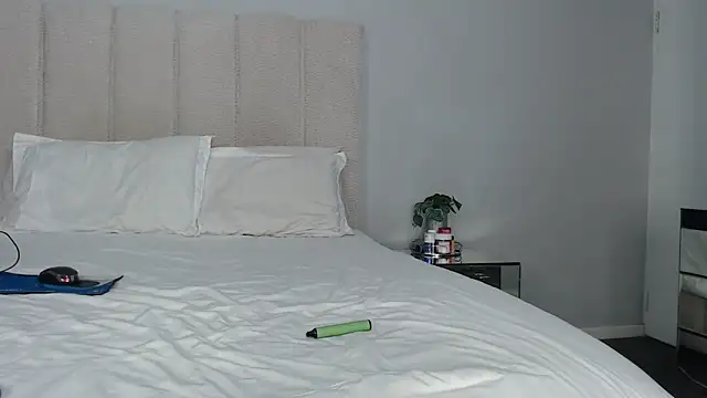 Snapshot of Pinkpyssy chatting on May 16, 2026, 10:52 pm Pinkpyssy online show from May 16, 2026, 10:52 pm