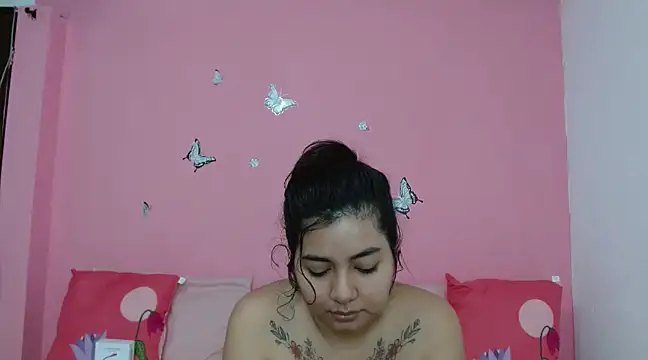 Snapshot of LaylaHolmes chatting on December 19, 2024, 1:07 pm LaylaHolmes online show from December 19, 2024, 1:07 pm