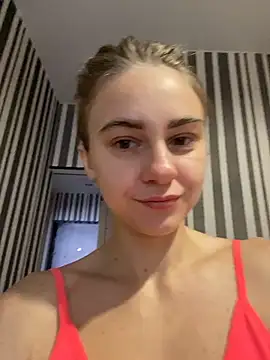 Snapshot of GraceTorrez chatting on October 20, 2025, 11:10 am GraceTorrez online show from October 20, 2025, 11:10 am