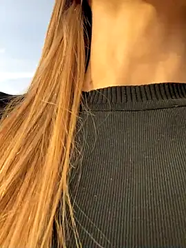 Snapshot of GraceTorrez chatting on November 23, 2025, 12:05 pm GraceTorrez online show from November 23, 2025, 12:05 pm