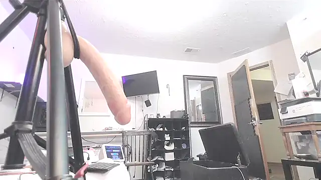 Snapshot of sissytrapdolly24 chatting on February 19, 2025, 7:39 am sissytrapdolly24 online show from February 19, 2025, 7:39 am