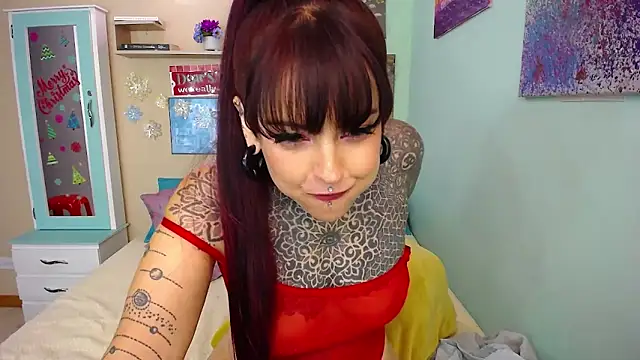 LolaRouse online show from December 4, 2024, 7:34 pm