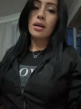 Snapshot of Sara_luna_ chatting on January 11, 2025, 11:24 pm Sara luna online show from January 11, 2025, 11:24 pm