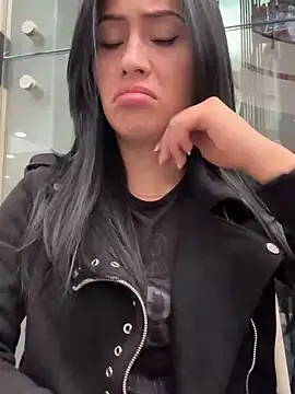 Snapshot of Sara_luna_ chatting on January 15, 2025, 4:32 pm Sara luna online show from January 15, 2025, 4:32 pm